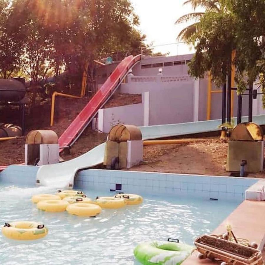 מלון Complimentary Water Park איגטפורי מראה חיצוני תמונה