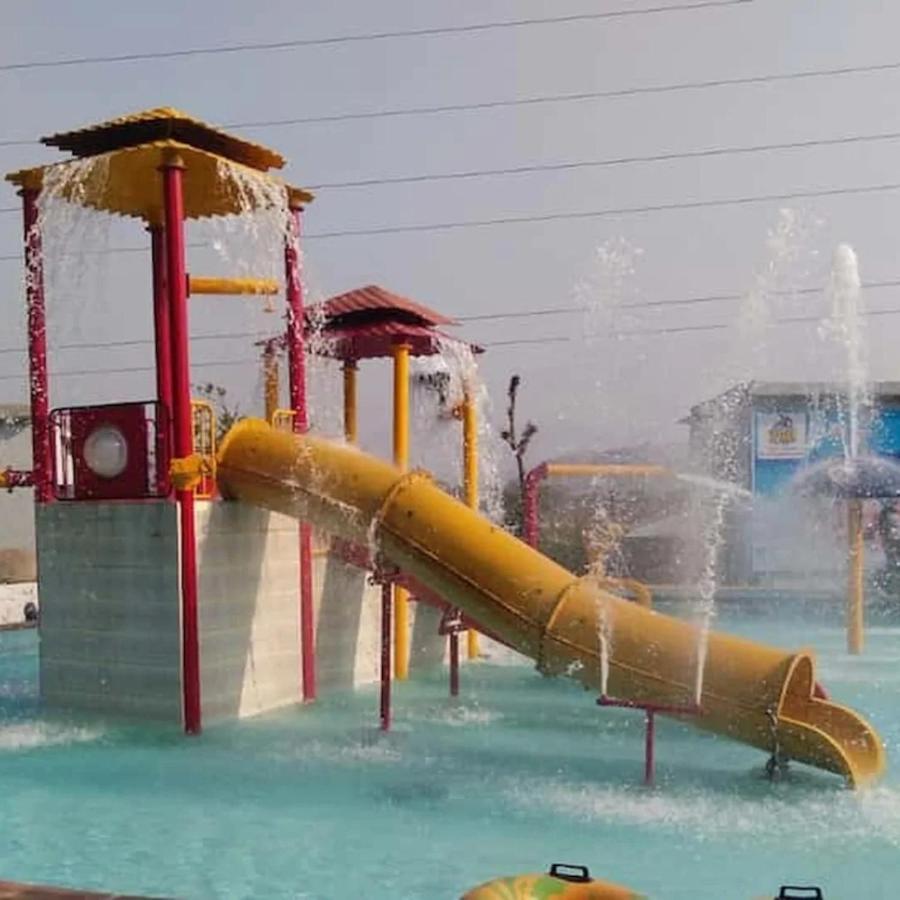 מלון Complimentary Water Park איגטפורי מראה חיצוני תמונה